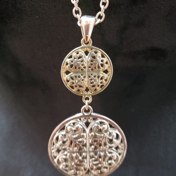 Womens Fashion Silver Round Ornate Openwork Pendant Necklace with Lobster Clasp - Picture 3 of 7